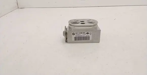 BMW 1 F20 F21 Air conditioning (A/C) expansion valve 64119289832 670825CC 328514