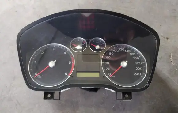 Ford Focus Speedometer (instrument cluster)