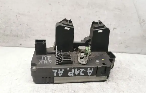 Opel Zafira A Rear door lock 24414135