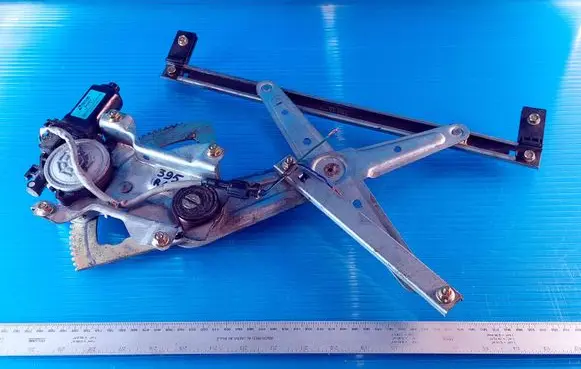 KIA Sorento Front door window regulator with motor XH102PA