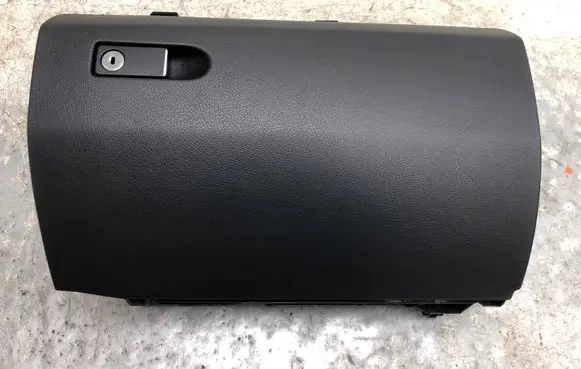 Glove box