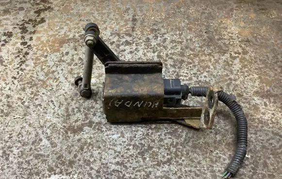 Headlight/headlamp level sensor