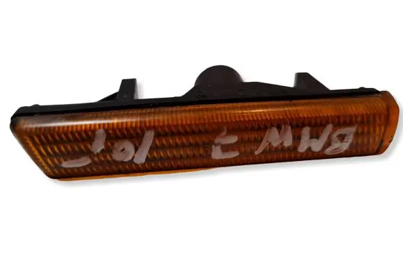 BMW 7 E38 Front fender indicator light 83602031