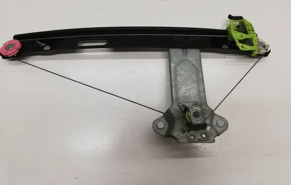 Rear door manual window regulator