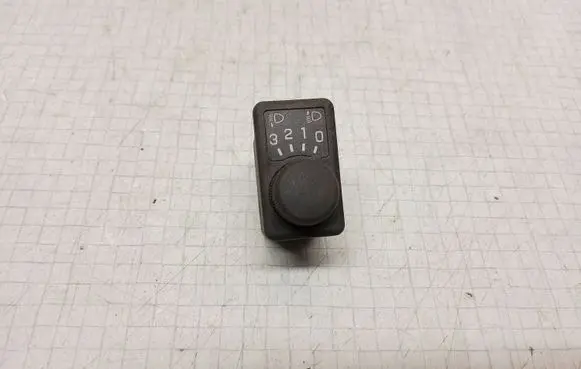 Nissan Almera N16 Headlight level height control switch 37090A 041303