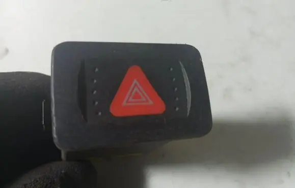 Volkswagen Golf IV Windscreen/window heater switch 1J0953235J