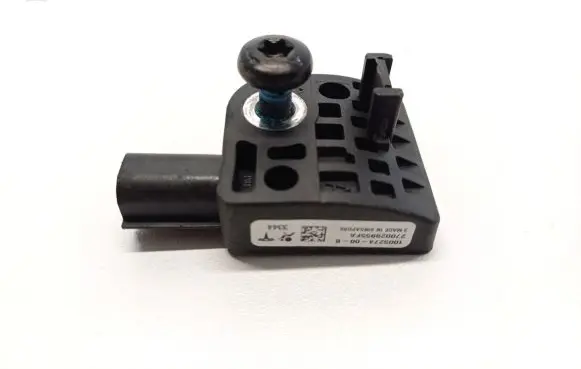 Tesla Model S Airbag deployment crash/impact sensor 1005274-00-B