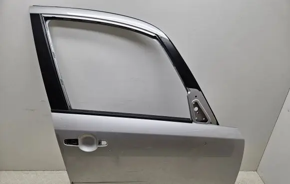 Suzuki SX4 Front door