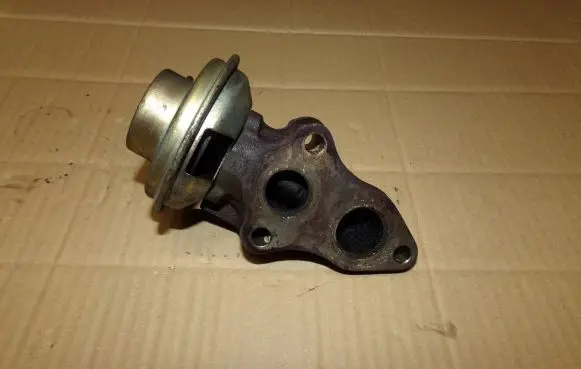 Toyota Avensis T220 EGR valve 2580027010