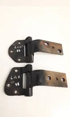 Toyota Land Cruiser (BJ70) Loading door lower hinge 