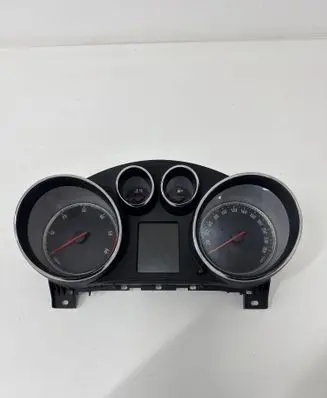 Speedometer (instrument cluster)