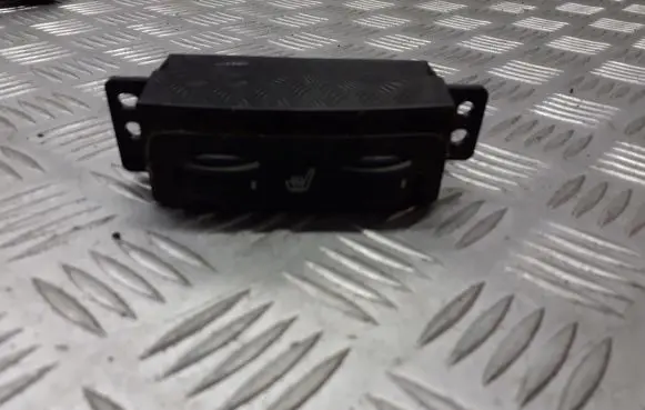 Toyota Avensis T250 Seat heating switch 453417