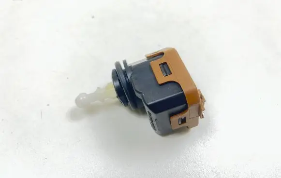 Headlight level adjustment motor
