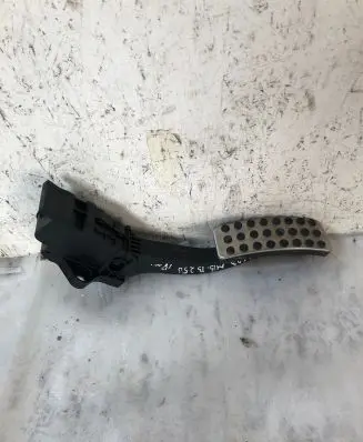 Mercedes-Benz B W246 W242 Accelerator throttle pedal A2463001604