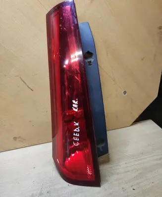 KIA Ceed Rear/tail lights 924031H3