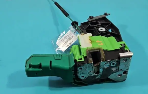 Alfa Romeo Giulietta Front door lock 50509881 IMPRK1530787