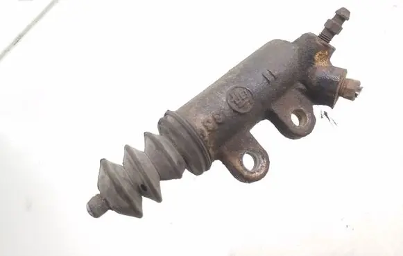 Toyota Avensis T250 Clutch slave cylinder 