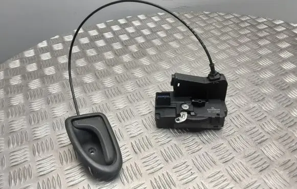 Opel Vivaro Front door lock 91166227