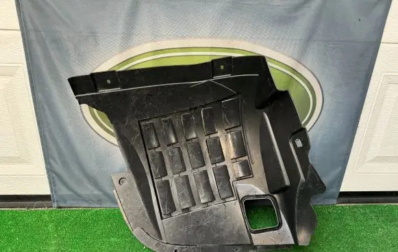 Land Rover Defender Front wheel arch liner splash guards L8B2-16A574-AD