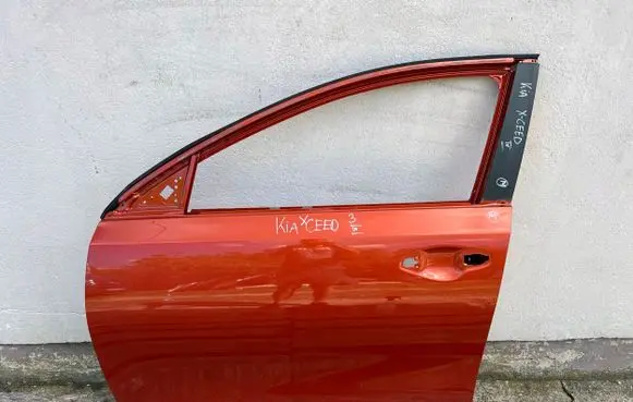 KIA Xceed Rear door