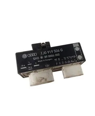 Volkswagen Golf IV Coolant fan relay 1J0919506