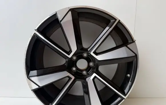 Polestar 1 R21 alloy rim 31660949