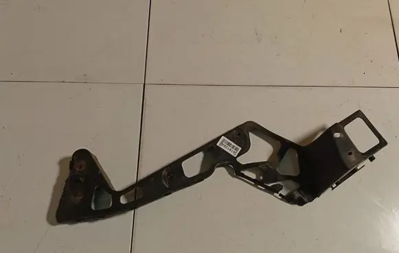 Ford Mondeo MK IV Rear bumper mounting bracket 7S71N17E851A