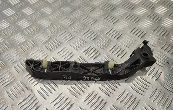 Front bumper mounting bracket