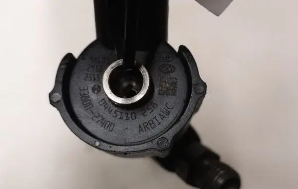 Hyundai Tucson JM Fuel injector 0445110258