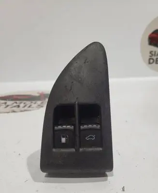 Volkswagen PASSAT B5.5 Fuel tank opening switch 1j0959833 1j0959831a
