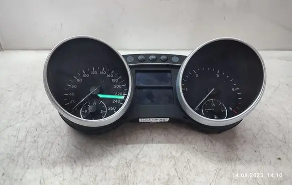 Speedometer (instrument cluster)