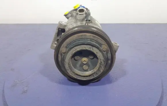 Opel Insignia A Air conditioning (A/C) compressor (pump) 557805030