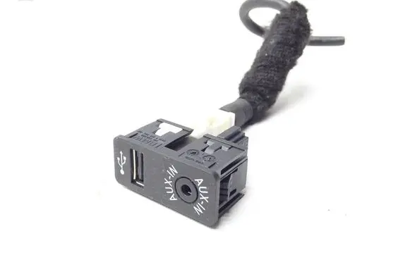 BMW 3 F30 F35 F31 AUX in-socket connector 9229246
