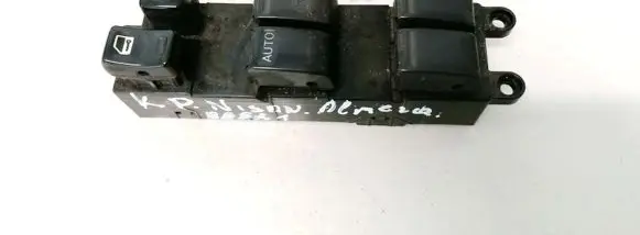 Nissan Almera N16 Electric window control switch