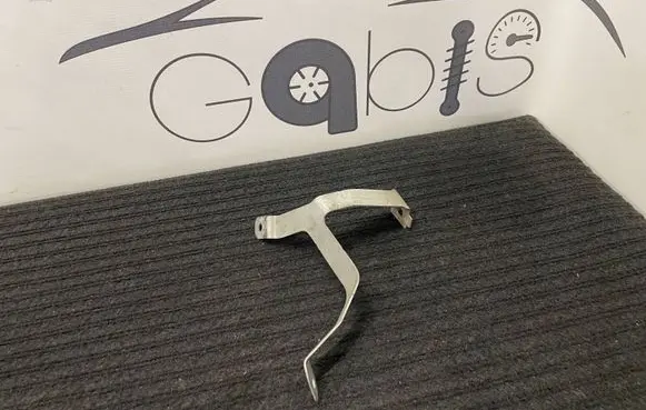 Mercedes-Benz E W213 Fender mounting bracket A2055240640