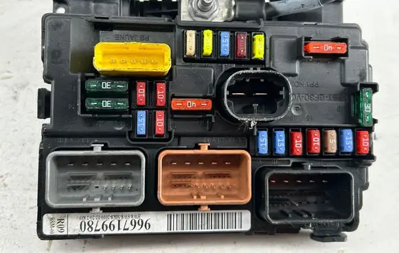 Peugeot 308 BSM Control unit 9667199780