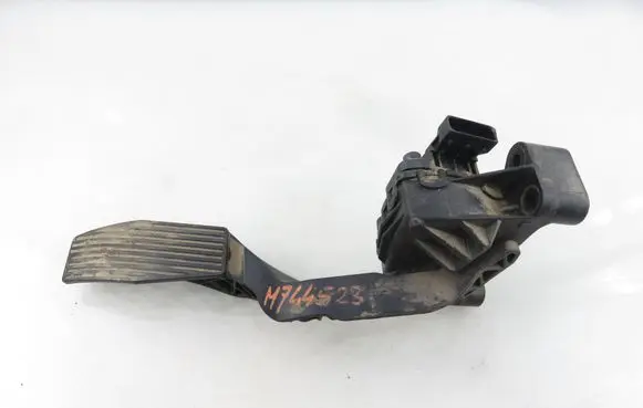 Opel Zafira B Accelerator throttle pedal 6PV00811400 9202341BT