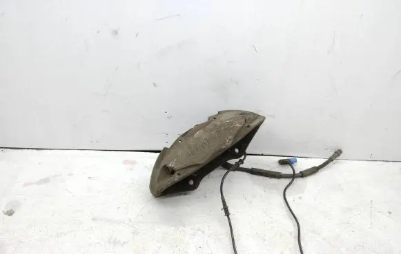 Mercedes-Benz C W205 Front brake caliper