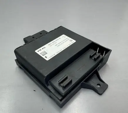 Audi A4 S4 B8 8K Voltage converter/converter module 8K0959663B