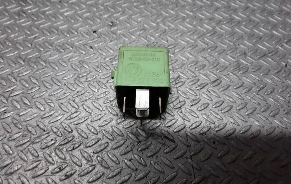 BMW 5 E39 Other relay 61368373700