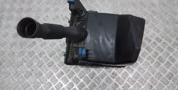 BMW i3 Air filter box 8603090