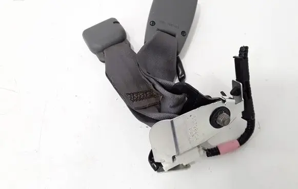 Mazda 3 I Rear seatbelt buckle