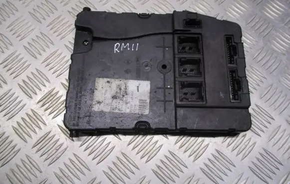 Renault Megane II Fuse box set 8200351185