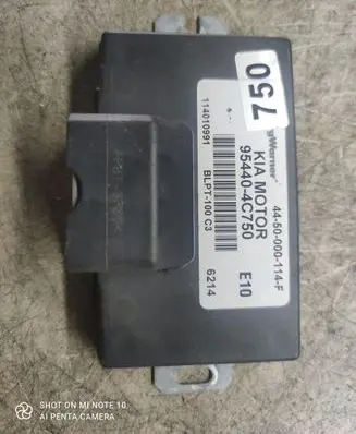 KIA Sorento Transfer box differential control unit 954404C750