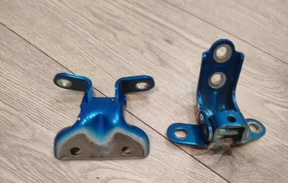 Rear door hinge set