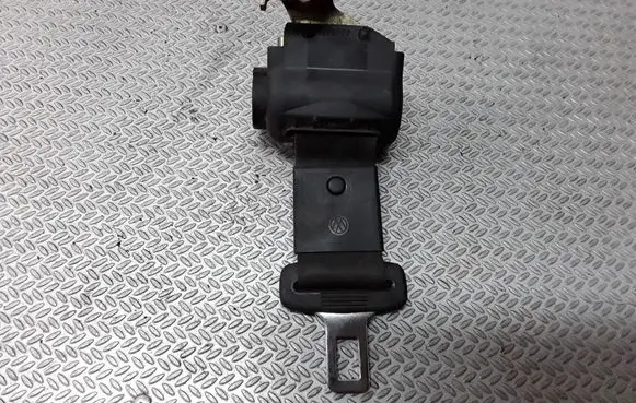 Middle seatbelt (rear)