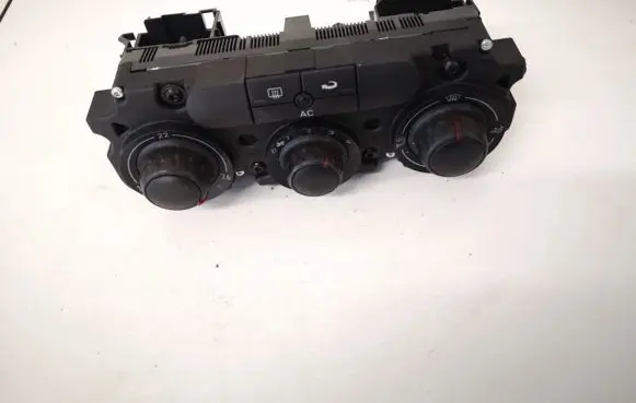 Volkswagen Golf V Climate control unit 742153