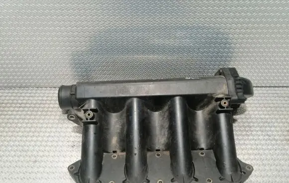 Mercedes-Benz Sprinter W901 W902 W903 W904 Intake manifold A6110902637 611090