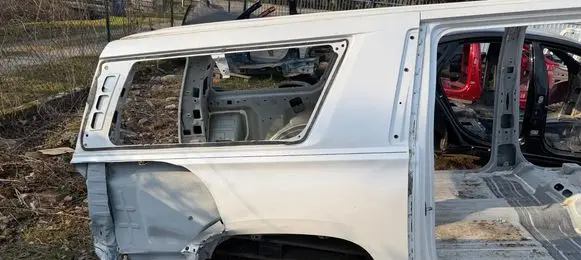 Cadillac Escalade IV Fender 4154545135