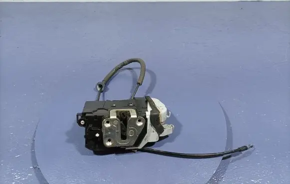 KIA Venga Front door lock 81320-1P020